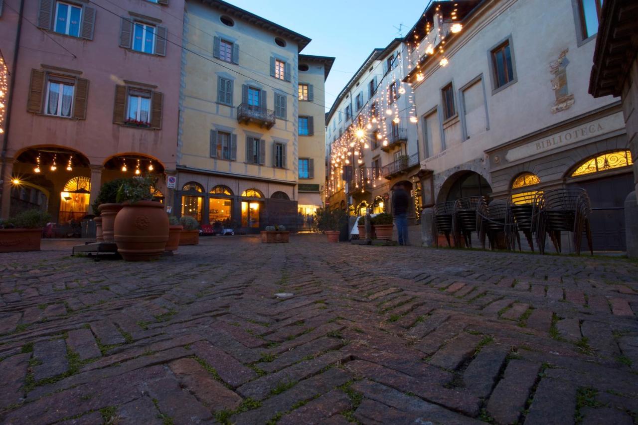 Casa Vacanze Piazza Vecchia แบร์กาโม ภายนอก รูปภาพ