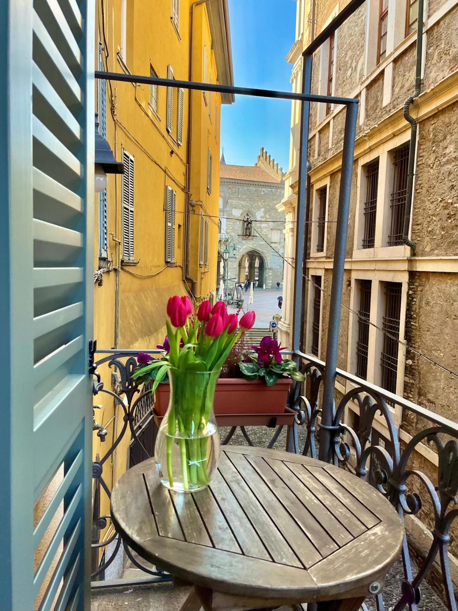 Casa Vacanze Piazza Vecchia แบร์กาโม ภายนอก รูปภาพ