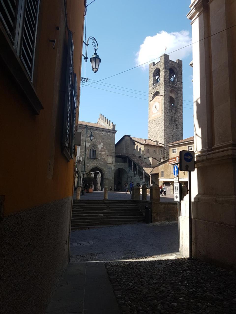 Casa Vacanze Piazza Vecchia แบร์กาโม ภายนอก รูปภาพ